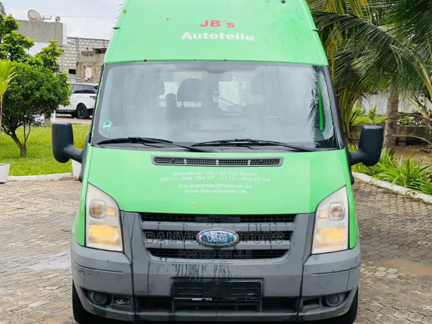 ford-transit-2013-green-big-4