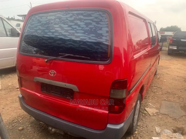 toyota-hiace-2008-red-big-4