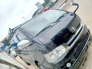 Toyota HiAce 2012 Black