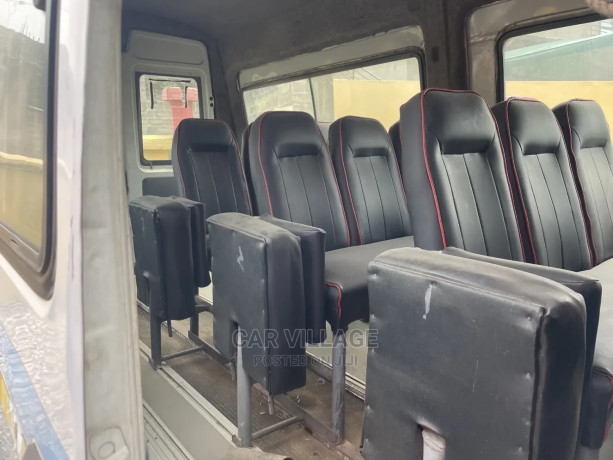 iveco-daily-2005-white-big-4