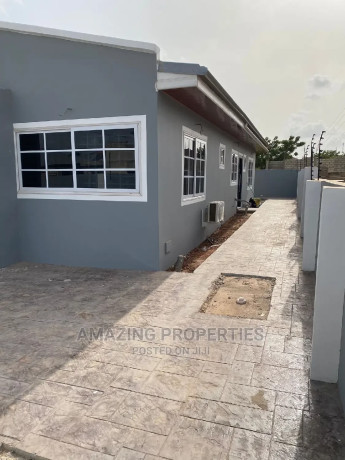 3bdrm-house-in-3-bedroom-en-suite-for-sale-big-1