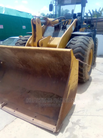 fairly-used-loader-for-sale-in-takoradi-big-1