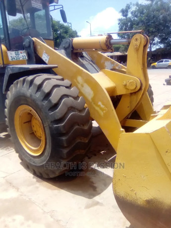 fairly-used-loader-for-sale-in-takoradi-big-3