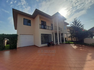 4bdrm Townhouse/Terrace in West Trassaco Is, East Legon for Sale