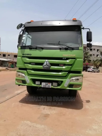 brand-new-trailer-heads-double-axle-for-howo-trucks-big-2