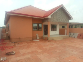 3bdrm House in Spintex for sale