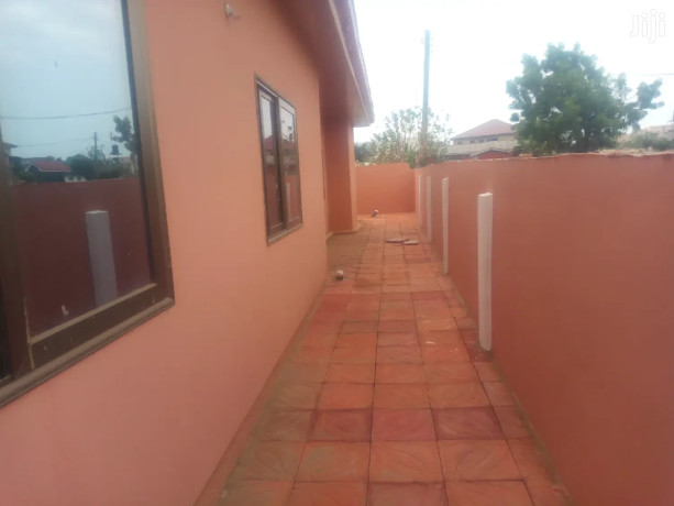 3bdrm-house-in-spintex-for-sale-big-4