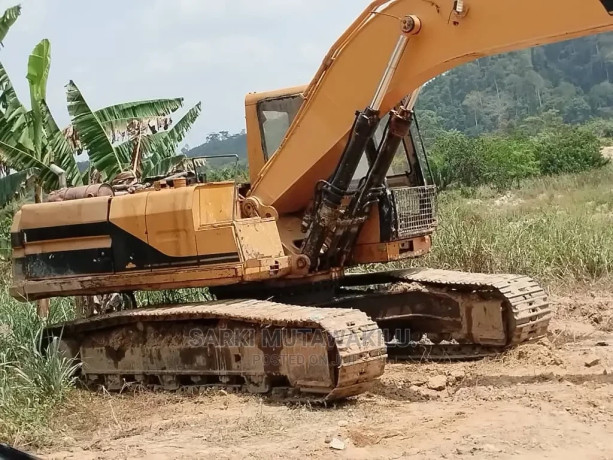 330l-excavator-big-2