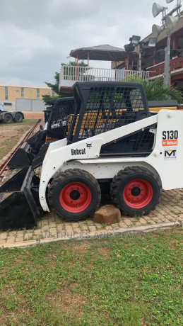 bobcat-skid-steer-s130-big-3