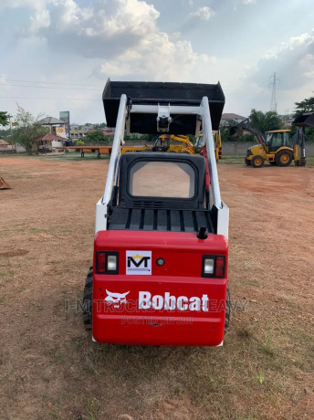 bobcat-skid-steer-s130-big-1