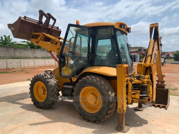 jcb-4cx-backhoe-loader-big-0