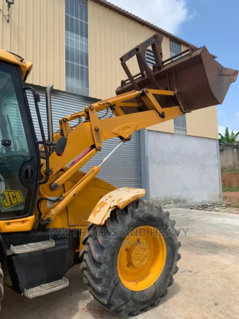 jcb-4cx-backhoe-loader-big-2