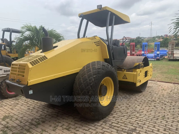 bomag-bw-211-40-big-1