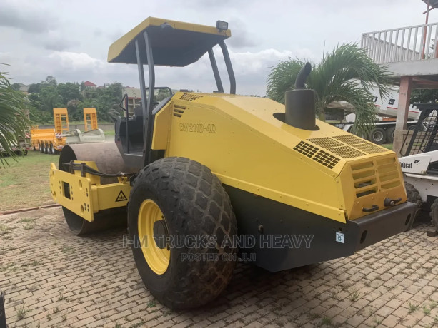 bomag-bw-211-40-big-2