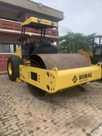 bomag-bw-211-40-big-0