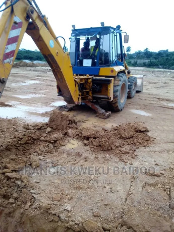 slightly-ghanaian-used-backhoe-loader-big-2