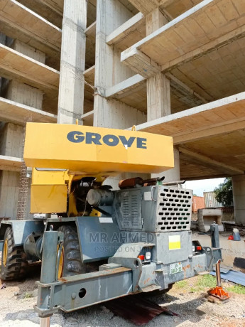 20-tons-grove-mobile-crane-in-best-condition-big-0