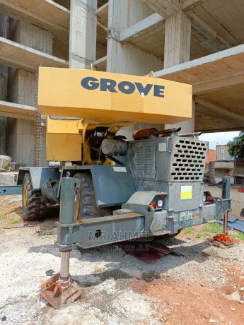 20-tons-grove-mobile-crane-in-best-condition-big-1