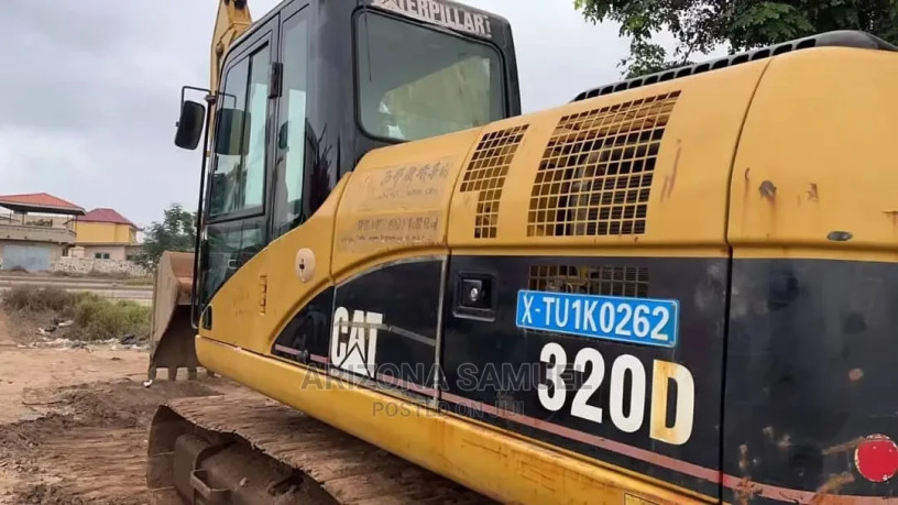 excavator-cat320d-big-1