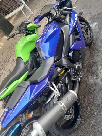 yamaha-r1-2019-blue-big-3