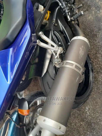 yamaha-r1-2019-blue-big-4