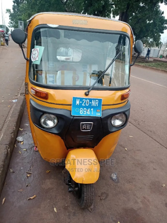 bajaj-re-2020-yellow-big-1