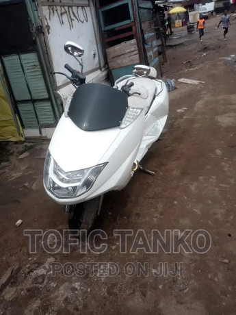 yamaha-nmax-155-2010-white-big-2