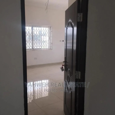 5bdrm-apartment-in-grader-estate-spintex-for-rent-big-3