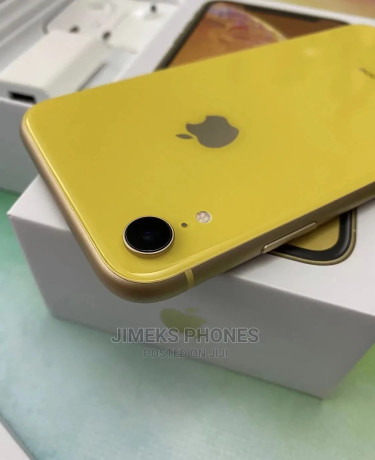 new-apple-iphone-xr-64-gb-yellow-big-0