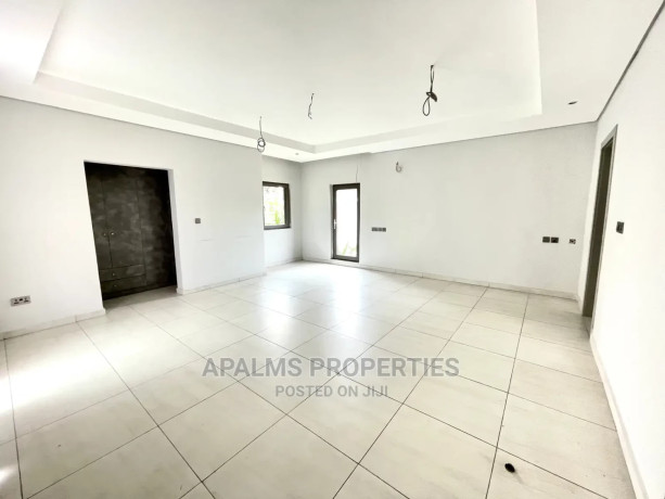 furnished-4bdrm-duplex-in-east-airport-for-sale-big-3