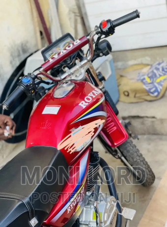 royal-motorcycle-2023-red-big-3