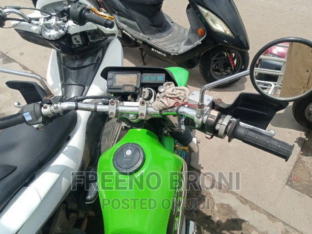 kawasaki-klx-250-2005-green-big-3