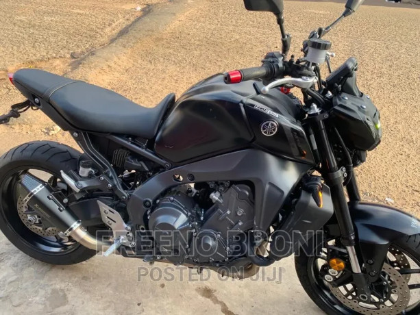 yamaha-fz-2022-black-big-3