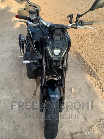 yamaha-fz-2022-black-big-4