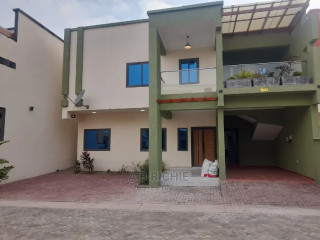 3bdrm Townhouse / Terrace in Achimota Mile 7 Is for rent