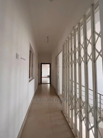 5bdrm-house-in-skm-tema-metropolitan-for-rent-big-4