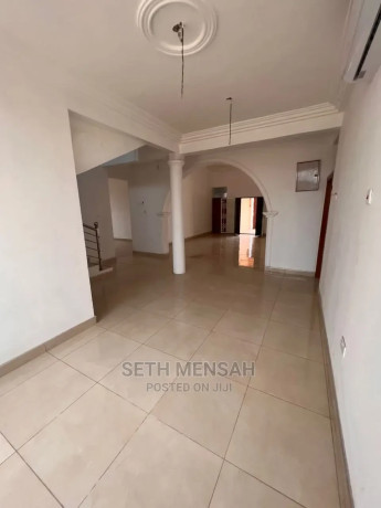 5bdrm-house-in-skm-tema-metropolitan-for-rent-big-3