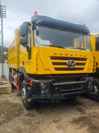 6x4-saic-iveco-hongyan-chinese-tipper-truck-big-1