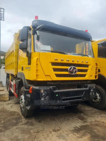 6x4-saic-iveco-hongyan-chinese-tipper-truck-big-3