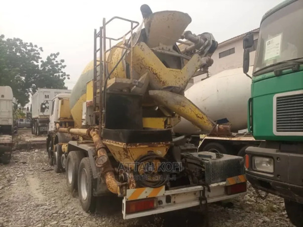 concrete-mixture-truck-big-1