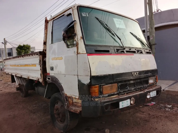 tata-truck-for-sale-big-0