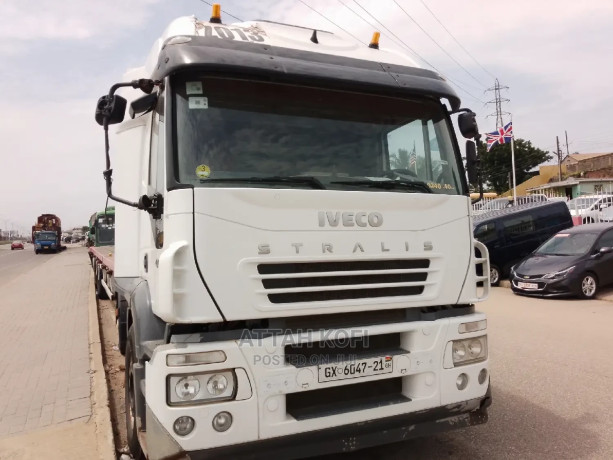 iveco-head-en-trailer-triple-axle-big-1