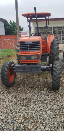 kubota-m8-200-utility-tractor-big-1