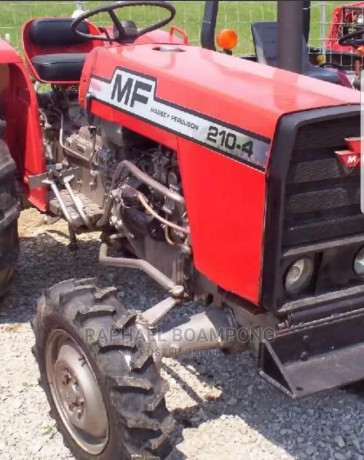 massey-fergusson-mf-210-4-utility-tractor-as-good-as-new-big-0