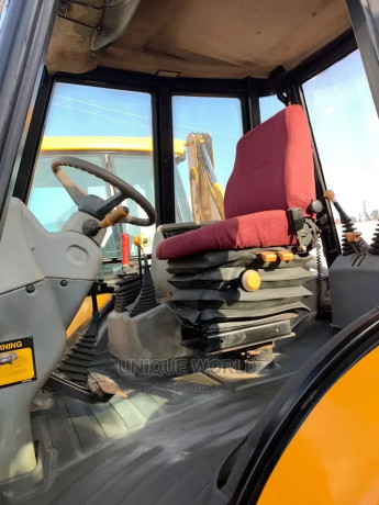 jcb-backhoe-loader-1997-big-2