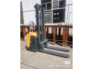 Stacker Electric