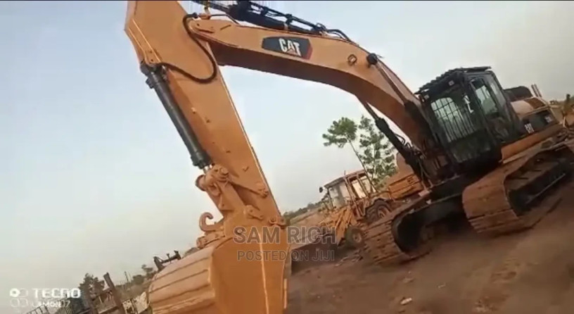 excavator-cat-big-0