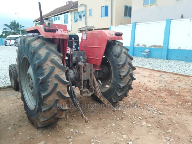 massey-ferguson-tractors-275-and-267-big-3