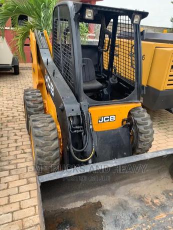 jcb-skid-steer-big-3