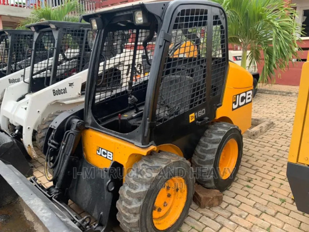 jcb-skid-steer-big-2